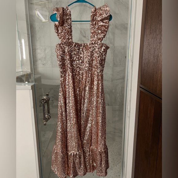Hill House Dresses & Skirts - Hill House - Collector’s Edition Rose Gold Sequin Nap Dress